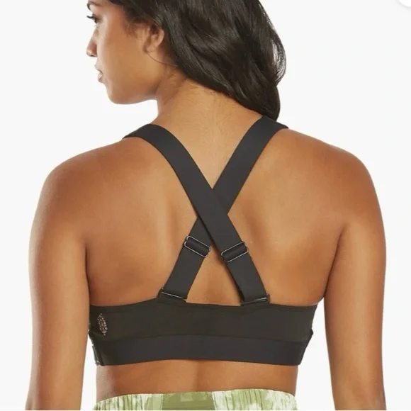NWT free people movement make a move bra black size small retails $78